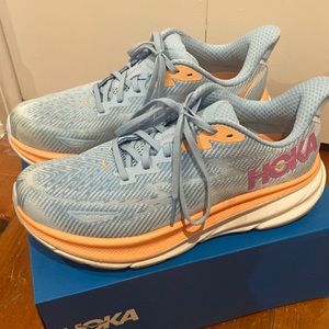 Hoka Women’s Clifton 9